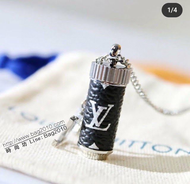Louis Vuitton新款飾品 路易威登字母香水瓶項鏈 LV粗鏈條字母吊墜項鏈  zglv2123